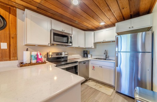 Mammoth Lakes Condo | Remodeled 2 Bedroom View Condo Next to the Village at Mammoth!