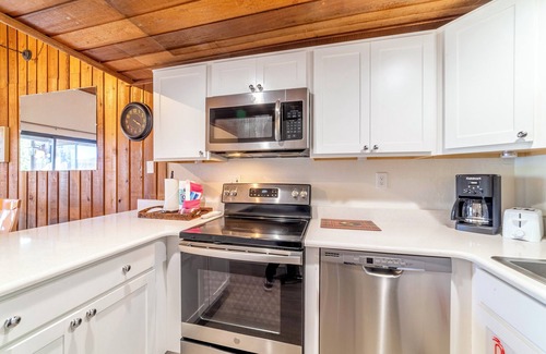 Mammoth Lakes Condo | Remodeled 2 Bedroom View Condo Next to the Village at Mammoth!