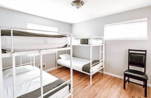 South Westminster House | Remodeled 4 bdrm house with game room & Hot tub