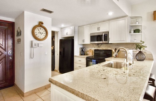 Sandy Beach Condo | Remodeled Beach Access Ground Unit at Princesa Resort