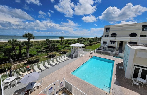 Port Canaveral Condo | Remodeled Direct Oceanview Condo - Pool, Hot Tub, Beach Access, Sleeps 4