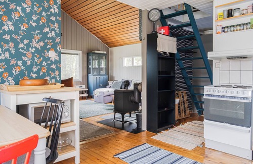 Kalix Municipality House | Remote Lakeview Cabin Escape