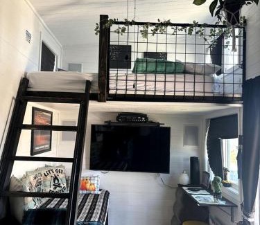 Maricopa House | Remote Modern Tiny House with Deck, BBQ and Mountain Views in Arizona