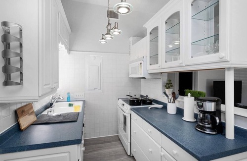 Southside House | Remote Work Haven: Bungalow near Mayo Clinic!