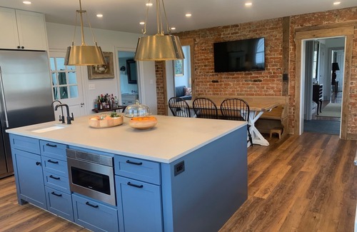 Rippon House | Renovated 1880s farmhouse near the Blue Ridge and Sky Meadows with amazing views