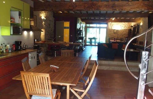 Saint-Mezard Cottage | Renovated 19th century stone house - nature & animals - 16 to 25 people