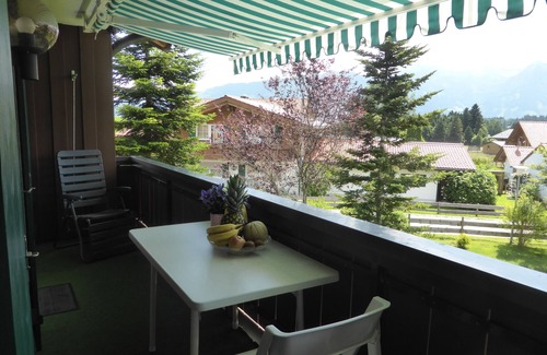 Bolsterlang Apartment | Renovated 2-room apartment on the 1st Upper floor with optional hotel service