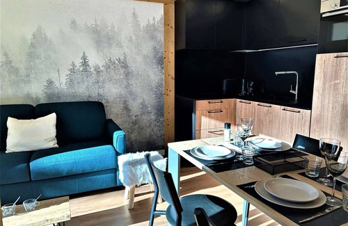 Meribel Centre Apartment | Renovated 2-room apartment with balcony and pool access - Méribel