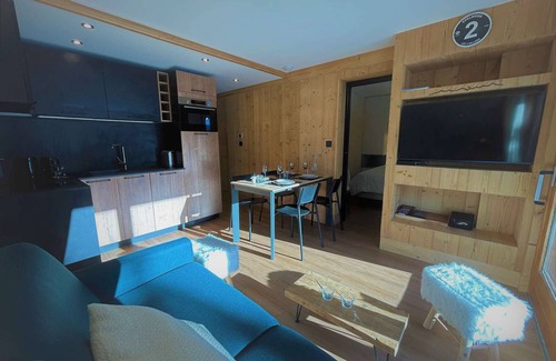 Meribel Centre Apartment | Renovated 2-room apartment with balcony and pool access - Méribel