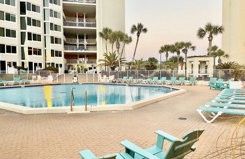 Panama City Beach Apartment | Renovated 2022 Oceanfront Studio TOG BEACHCHAIRS UMBRELLA thru October