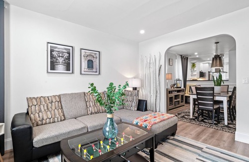 Roslindale House | Renovated 2nd-Floor Home |