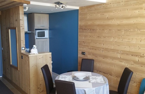 Avoriaz Apartment | Renovated and RARE Classified 3* Hyper Centre, at the foot of the slopes! Large bay window