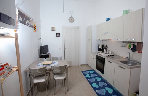 Naples City Centre House | Renovated apartment in the Garibaldi Central Station area.