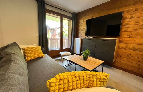 Samoens Apartment | Renovated apartment with pool, 300m from center, 2 bedrooms