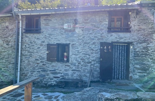 Auzat House | Renovated barn at 1000 meters altitude in the heart of the PYRENEES ARIEGEOISES