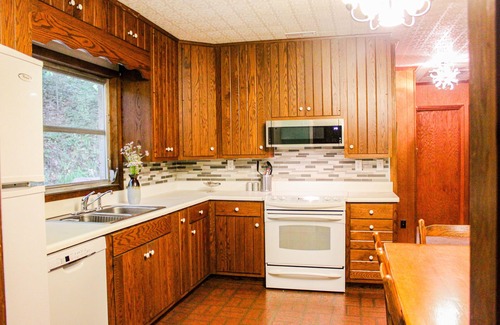 Lake Junaluska Cabin | Renovated Cabin At Lake Junaluska! Brand new large front porch.