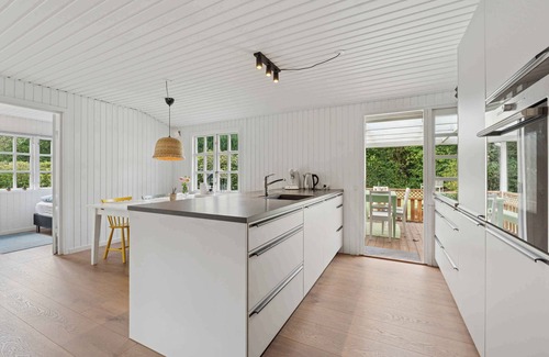 Ronbjerg House | Renovated classic cottage close to beach