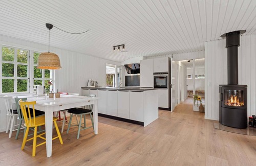 Ronbjerg House | Renovated classic cottage close to beach
