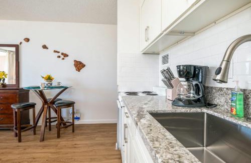 Waikiki House | Renovated Condo Near Waikiki Beach
