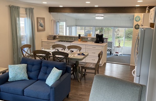 Emerald Isle House | Renovated Cottage with Private Free Oceanfront Parking and Outdoor Shower