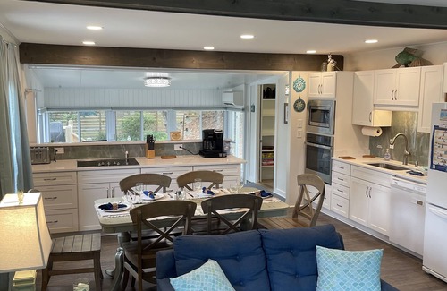 Emerald Isle House | Renovated Cottage with Private Free Oceanfront Parking and Outdoor Shower