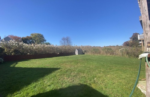 Milford House | Renovated cozy 4b/2b house with 2 king size beds-steps away from beach.