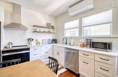Belmont Apartment | Renovated Craftsman - Fast Wifi - WalkScore 95