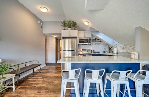 West Dover Condo | Renovated Dover Condo - Steps to Ski Shuttle!