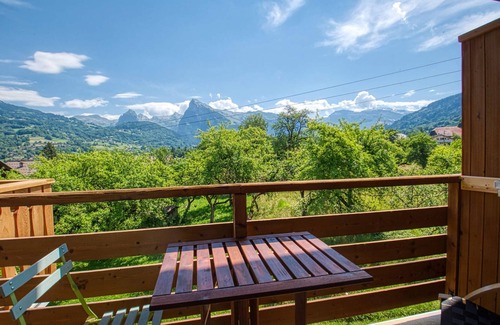 Morillon Apartment | Renovated duplex in Morillon, near cable car, 4 pers, balcony, Wi-Fi, parking