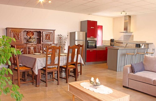 Cressanges Cottage | Renovated family house with SPA and games in Cressanges