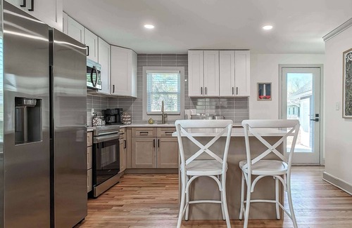 Overland Park House | Renovated Farmhouse New Listing