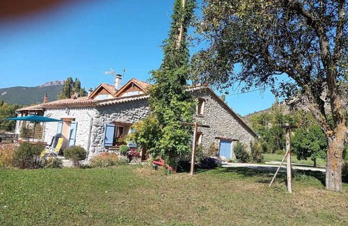 Savournon House | Renovated farmhouse in Savournon. Open countryside, at the foot of Jubeo mountain.