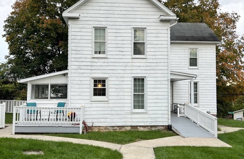 Hancock House | Renovated Farmhouse located near the C and O Canal