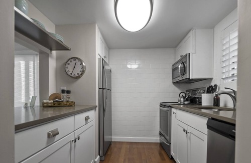 Pinehurst Condo | Renovated, Ground Level, 2 BR 2 BA, WiFi, Cable, Pool. 4 individuals max.