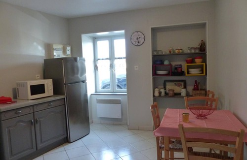 Louchy-Montfand Cottage | Renovated harvest house with WIFI and pets allowed