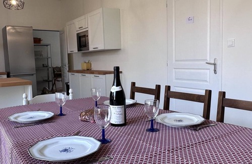 Jaligny-sur-Besbre Cottage | Renovated house with garden in Jaligny-sur-Besbre