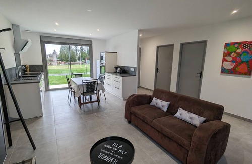 Epieds-en-Beauce Cottage | Renovated house with garden and parking, near Orleans, pet-friendly