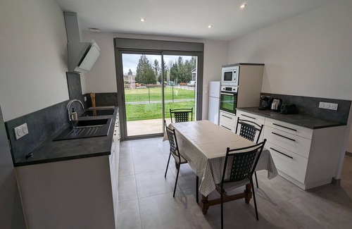 Epieds-en-Beauce Cottage | Renovated house with garden and parking, near Orleans, pet-friendly