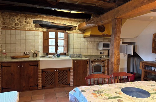 Sedano House | Renovated house with 2 bedrooms, 1 bathroom and living-dining room in stone and wood is very cozy.