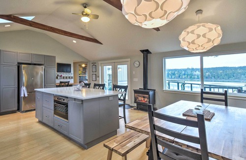 Kingston House | Renovated Kingston Home: Game Room & Deck!