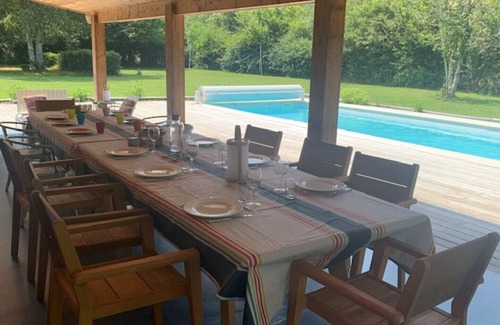Luxey House | Renovated Landaise farmhouse on a 4000m2 airial with swimming pool and outbuildings