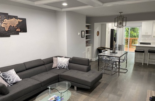 Capitol Heights House | Renovated Large Home