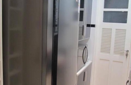 Copacabana Apartment | RENOVATED LUXURY PROMOTION NEAR THE BEACH 2 BEDROOMS/1 SUITE WI-FI 24-HOUR SECURITY