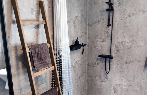 Gardsjo Apartment | Renovated 2 bedroom-appartment next to Swedish woods and Skagern Lake.