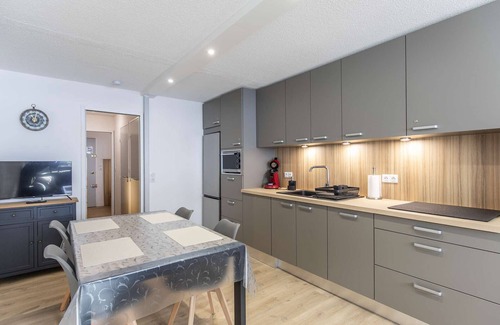 La Mongie Apartment | Renovated studio for 6, south loggia, near slopes, modern amenities