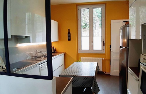 Charlier - Valvert Bed & Breakfast | Rent house 4 bedrooms - sleeps 8 + view and swimming pool - 10mn from Lyon