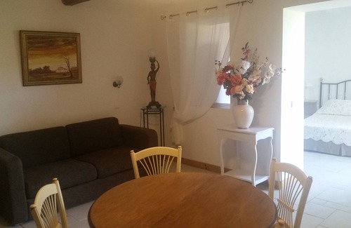 La Garde-Freinet Apartment | Rent St Tropez has the Guard Freinet beautiful apartment of 60m2 4PERS