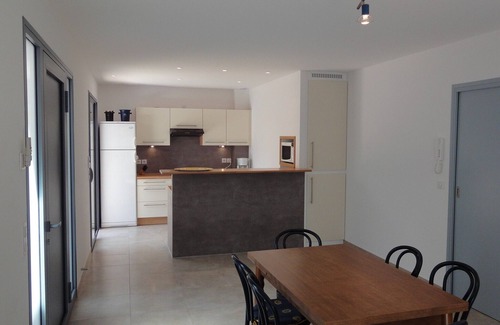 Theoule-sur-Mer Apartment | Rental apartment ds villa situated 50 meters from the beach