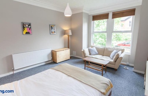 Chorlton-cum-Hardy Apartment | Rentalshosted Chorlton