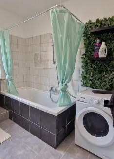 Mitte Apartment | RentApart`s Nürnberg 4Room Apartment